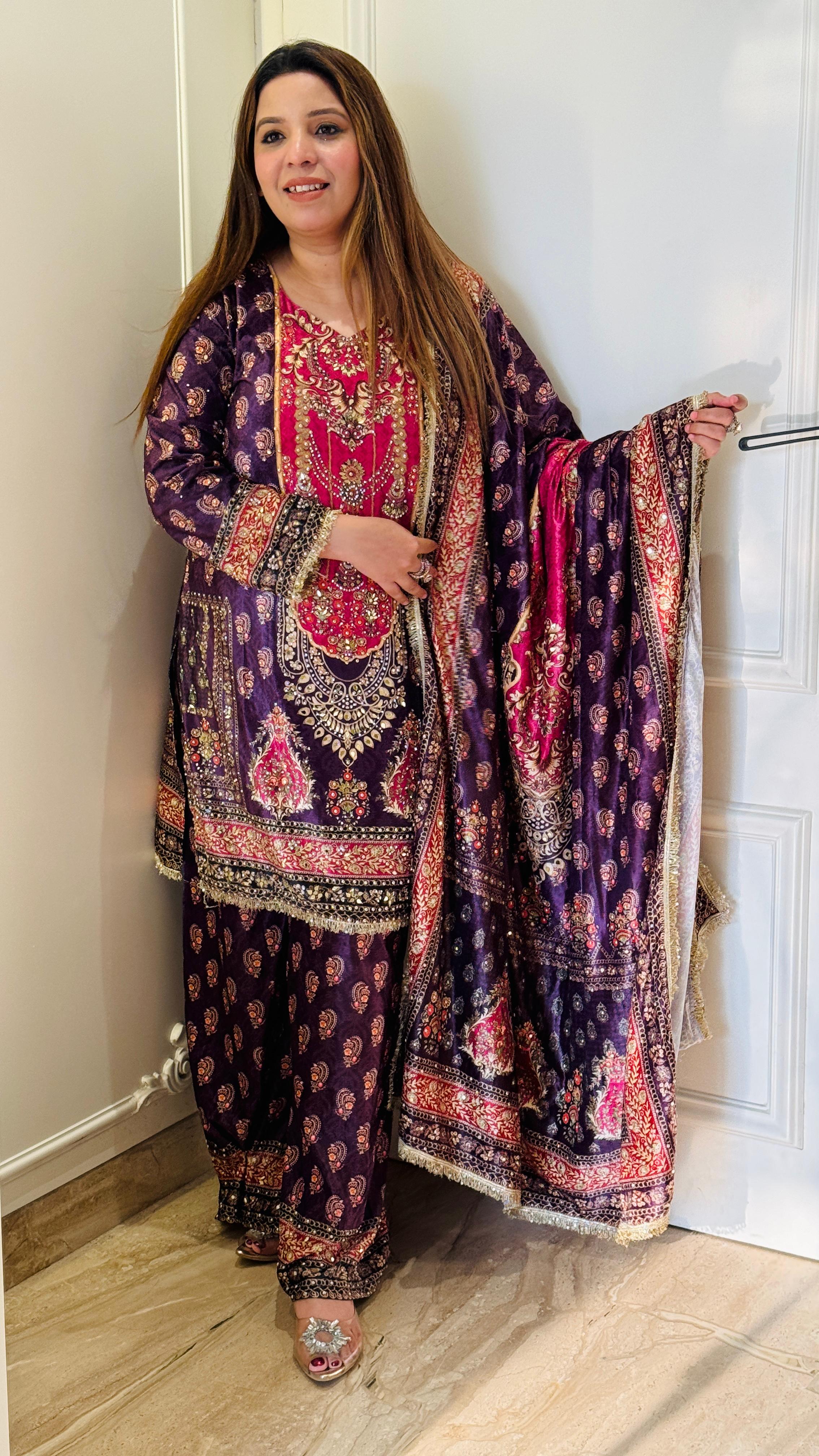 Heavy Velvet Suit Set with Exquisite Handwork